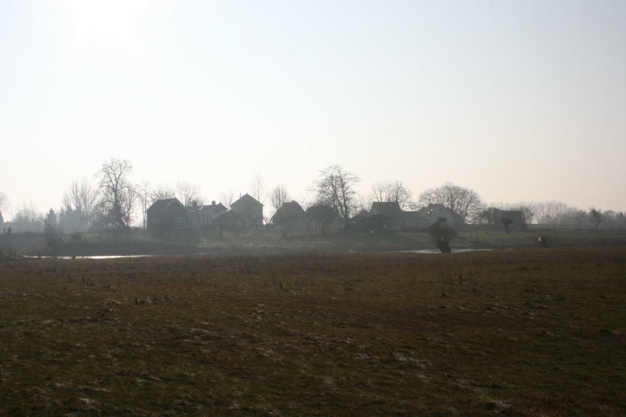 Unique Place On The River Waal Heerewaarden Kültér fotó